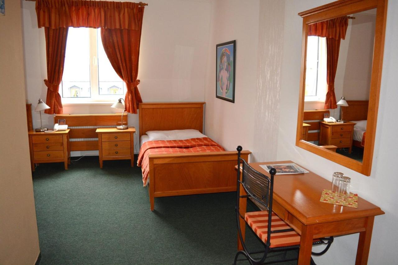 Kastiel Agatka Hotel Chorvatsky Grob ภายนอก รูปภาพ