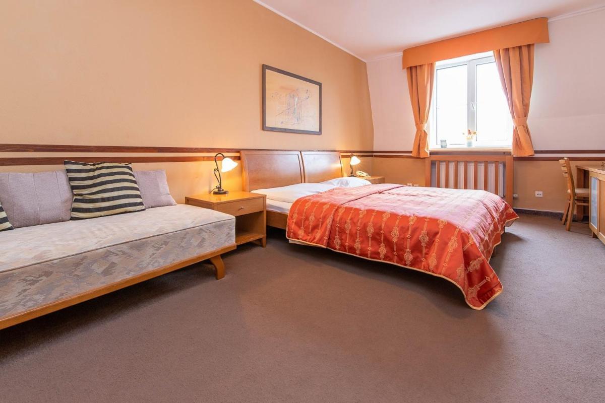 Kastiel Agatka Hotel Chorvatsky Grob ภายนอก รูปภาพ