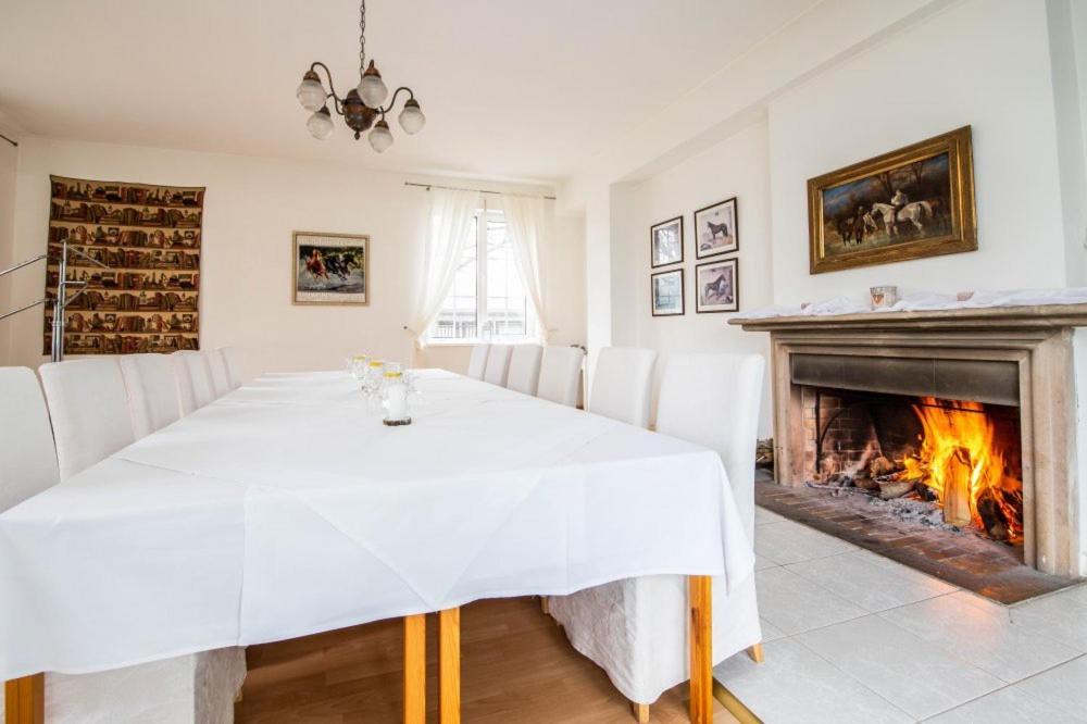 Kastiel Agatka Hotel Chorvatsky Grob ภายนอก รูปภาพ