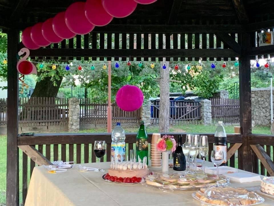 Kastiel Agatka Hotel Chorvatsky Grob ภายนอก รูปภาพ