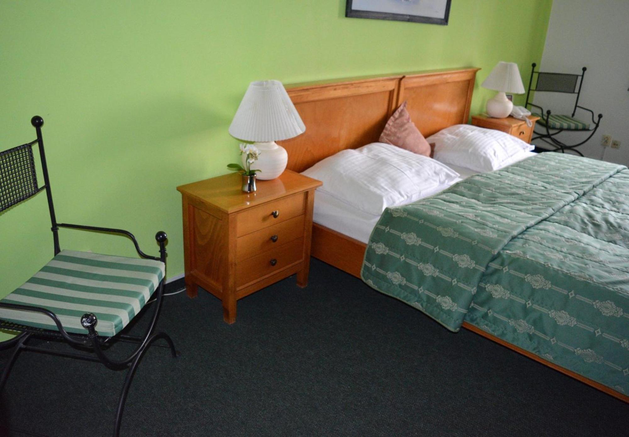 Kastiel Agatka Hotel Chorvatsky Grob ภายนอก รูปภาพ